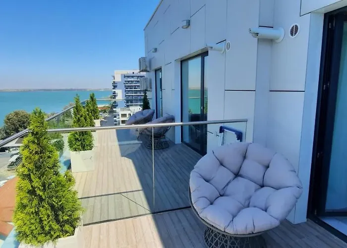 Apart Victor * Mamaia