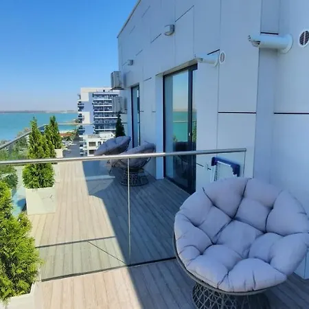 Apart Victor * Mamaia