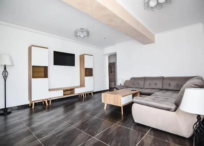 Apart Victor * Mamaia